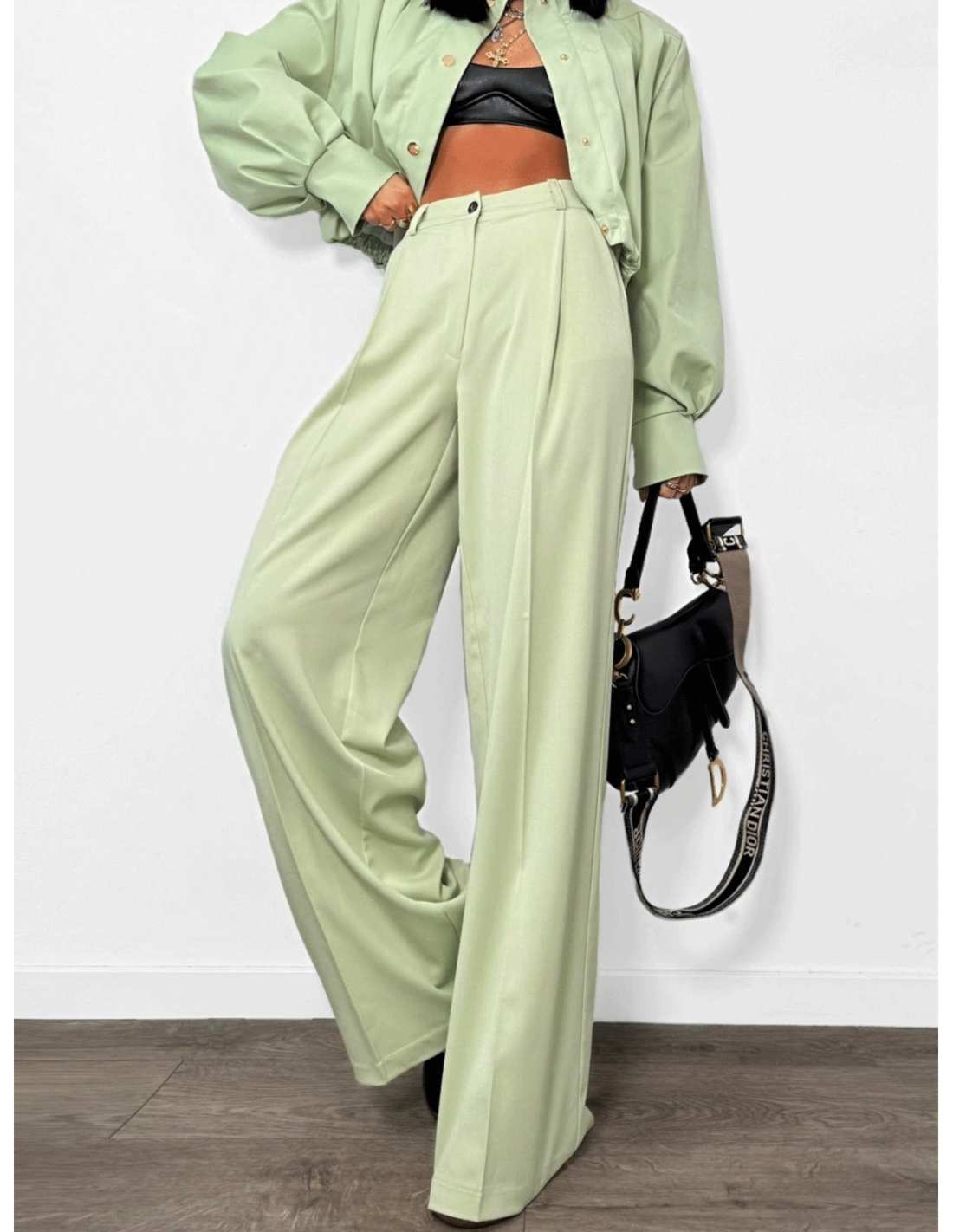 Eleganckie spodnie z szeroką nogawką ELIANNE – matcha