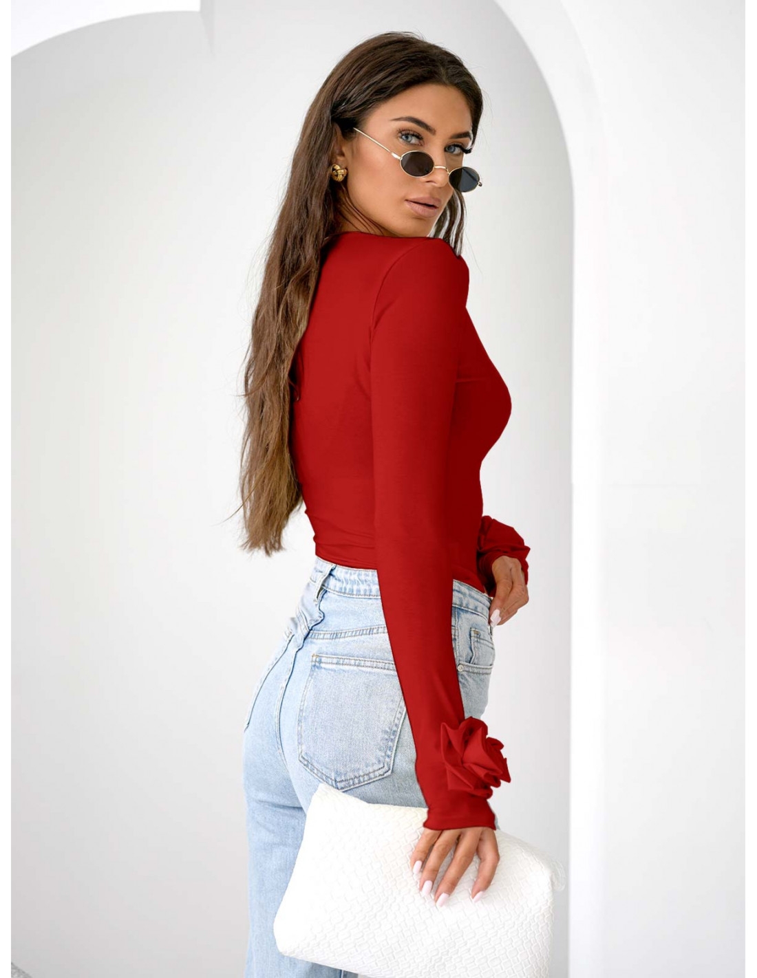 Wiskozowa bluzka z różą na rękawie ELIJA - czerwona