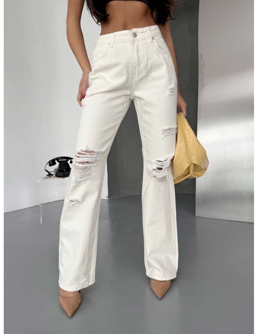 Proste spodnie jeansy z dziurami RECTON - ecru