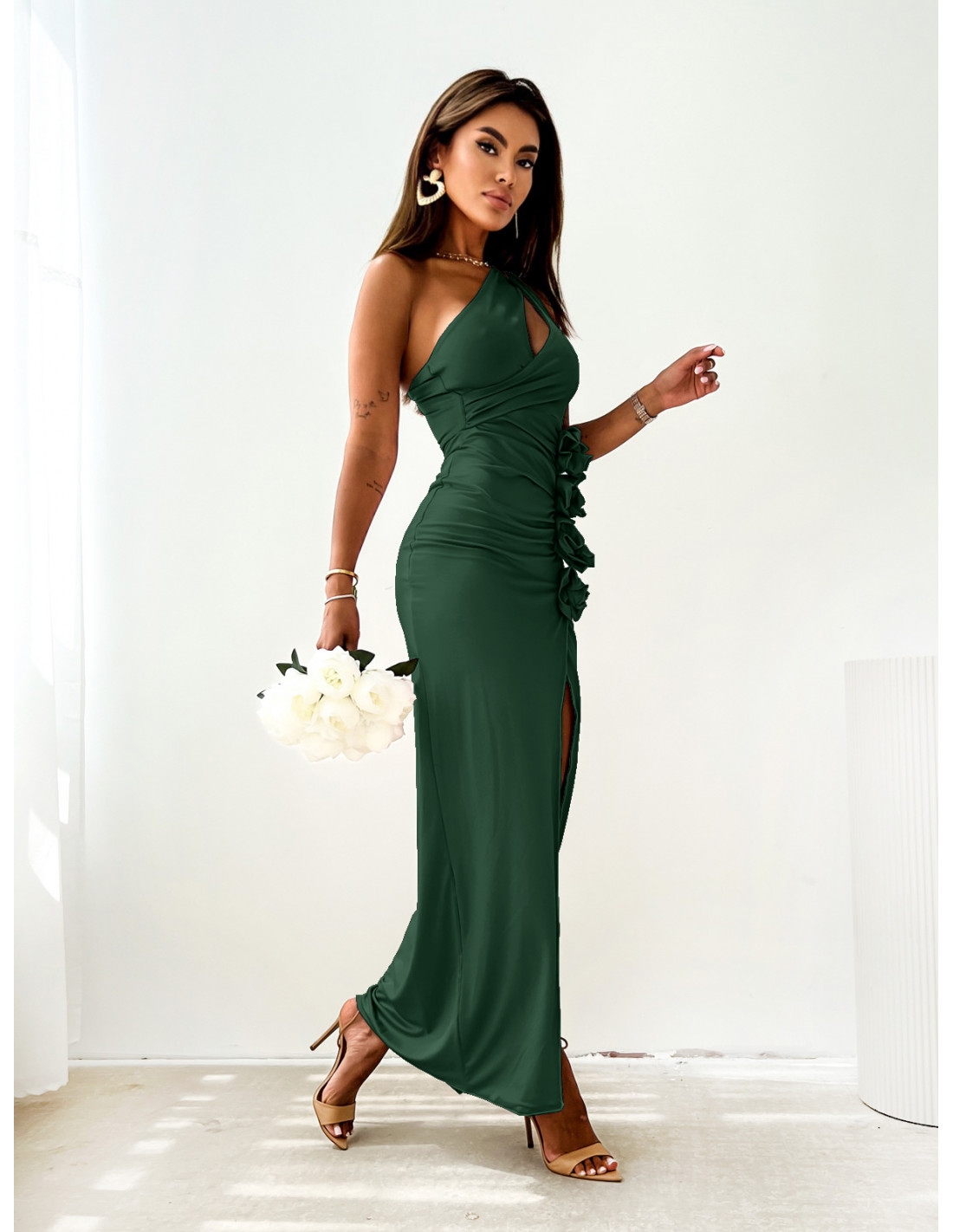 Maxi sukienka na jedno ramię ZINNA - butelkowa zieleń