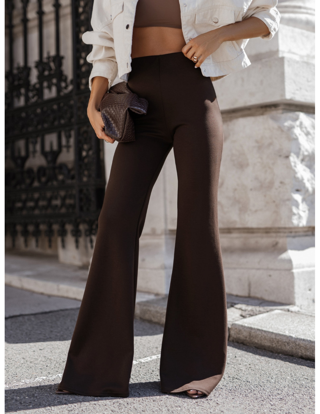 Masełkowe spodnie dzwony REILLY - czekoladowe