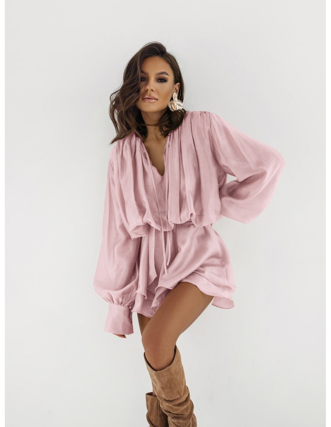 Rozkloszowana sukienka mini z tencelu ESTELLE - pudrowy róż