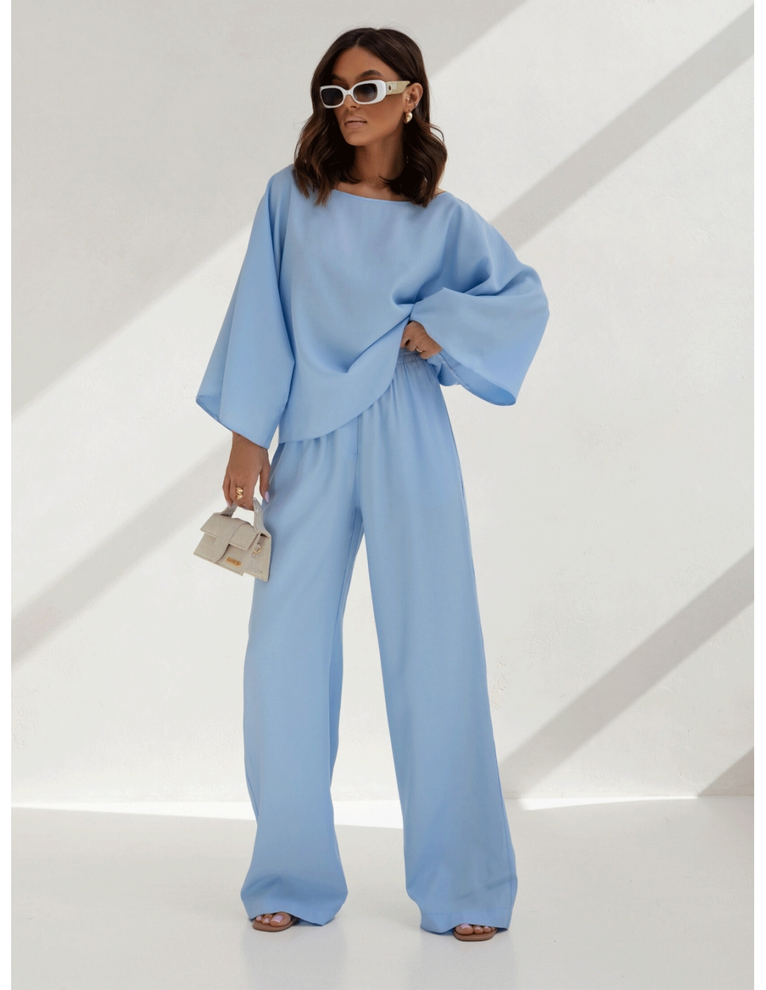 Stylowy komplet z szerokimi spodniami PHOEBE - błękitny
