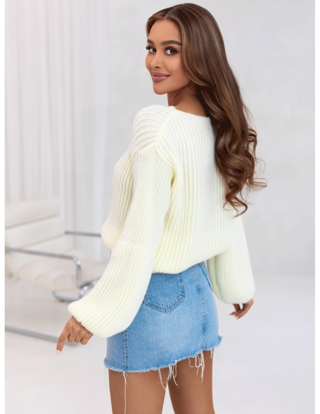 Sweter oversize z bufiastymi rękawami BINGO - śmietankowy