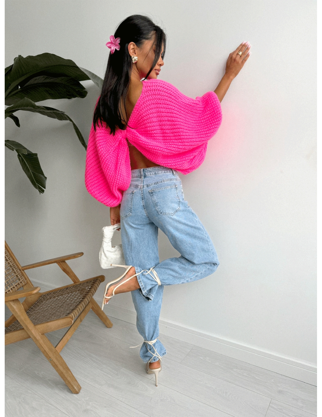 Sweter oversize z marszczonym tyłem KADAR - fuksjowy