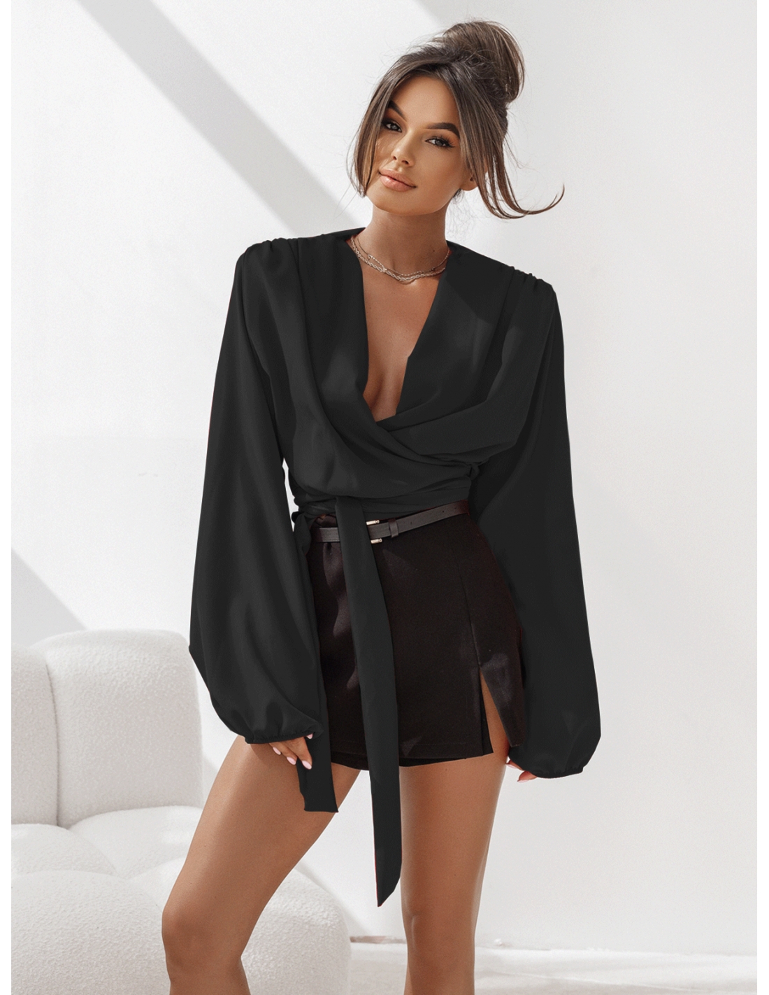 Przekładana bluzka z wiązaniem JACINTA - czarna