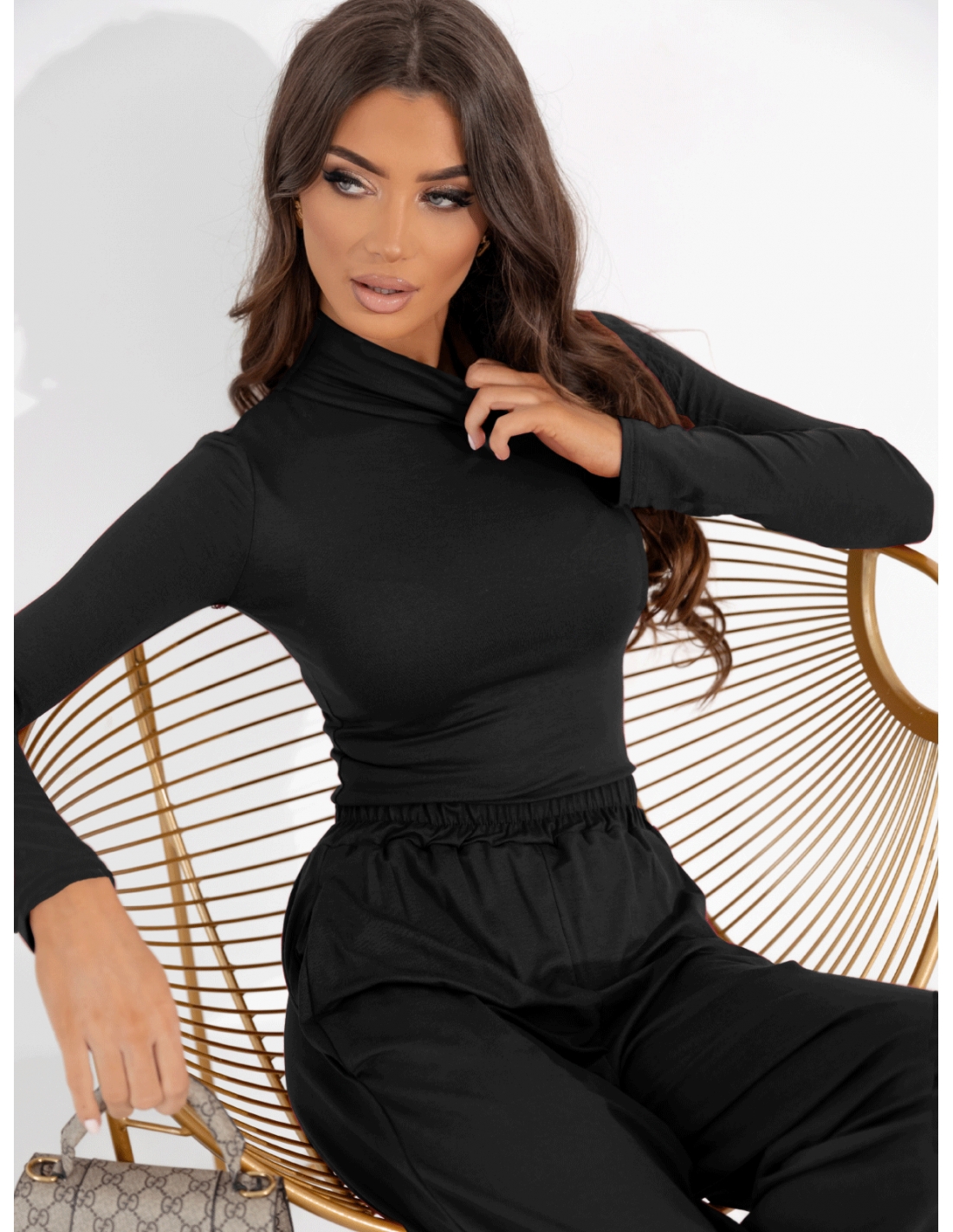 Komplet z wiskozy golf i szerokie spodnie INDIRA - czarny