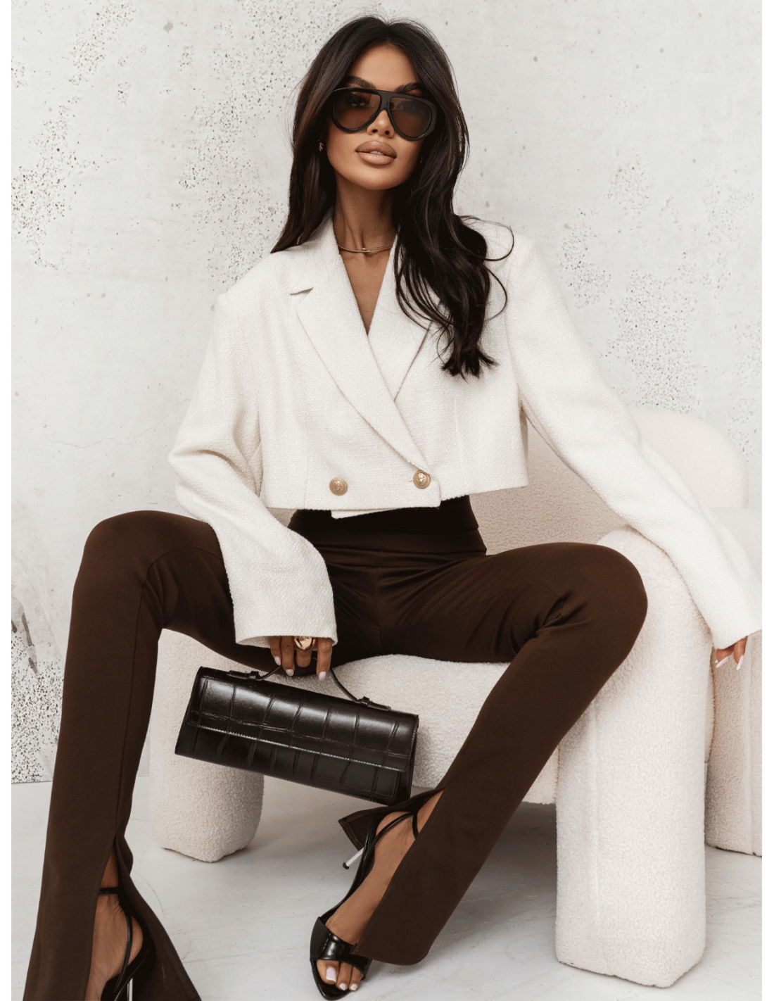 Dopasowane legginsy z pęknięciem na nogawce MELE - czekoladowe