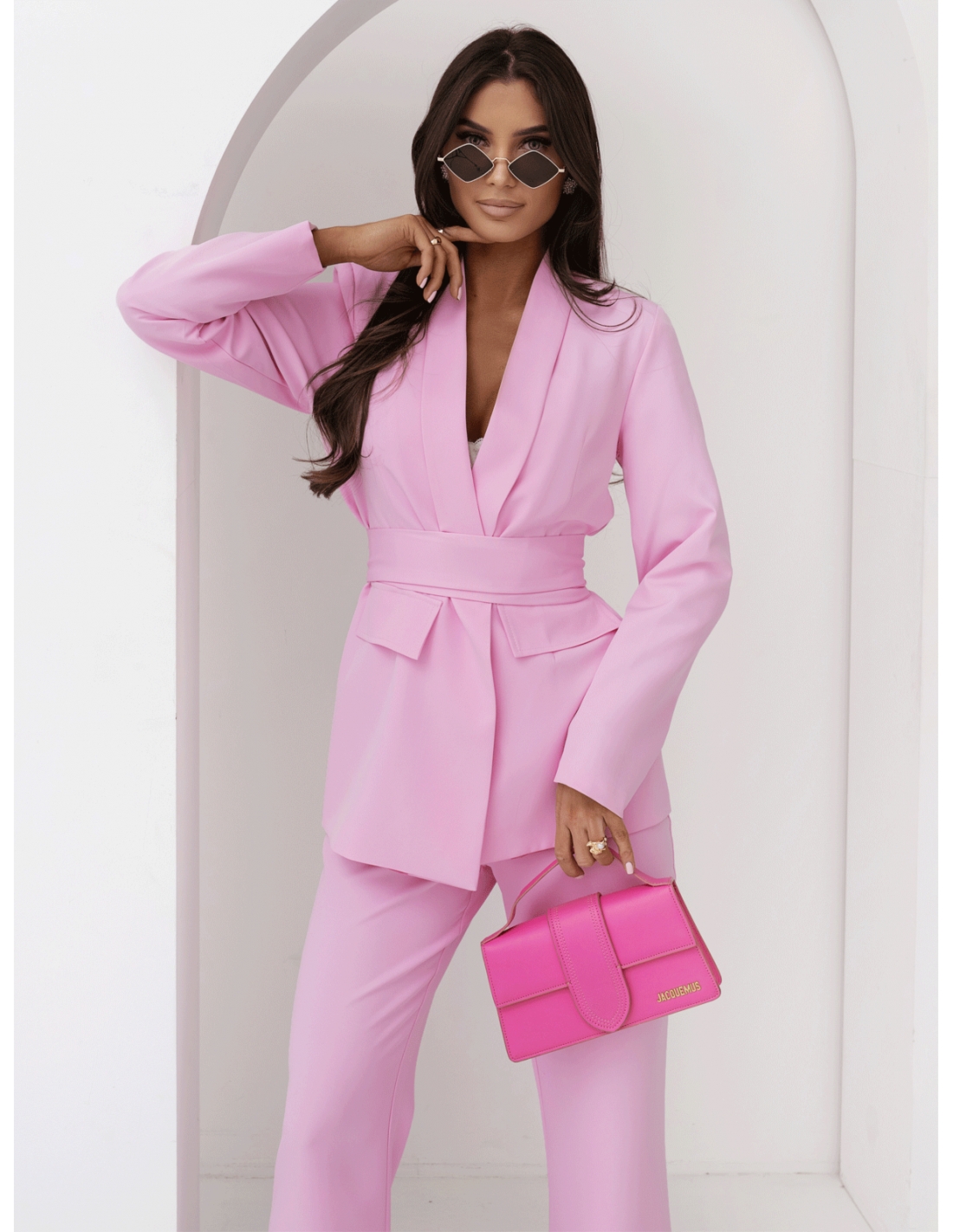 Garnitur marynarka i proste spodnie NIRALI - pudrowy róż