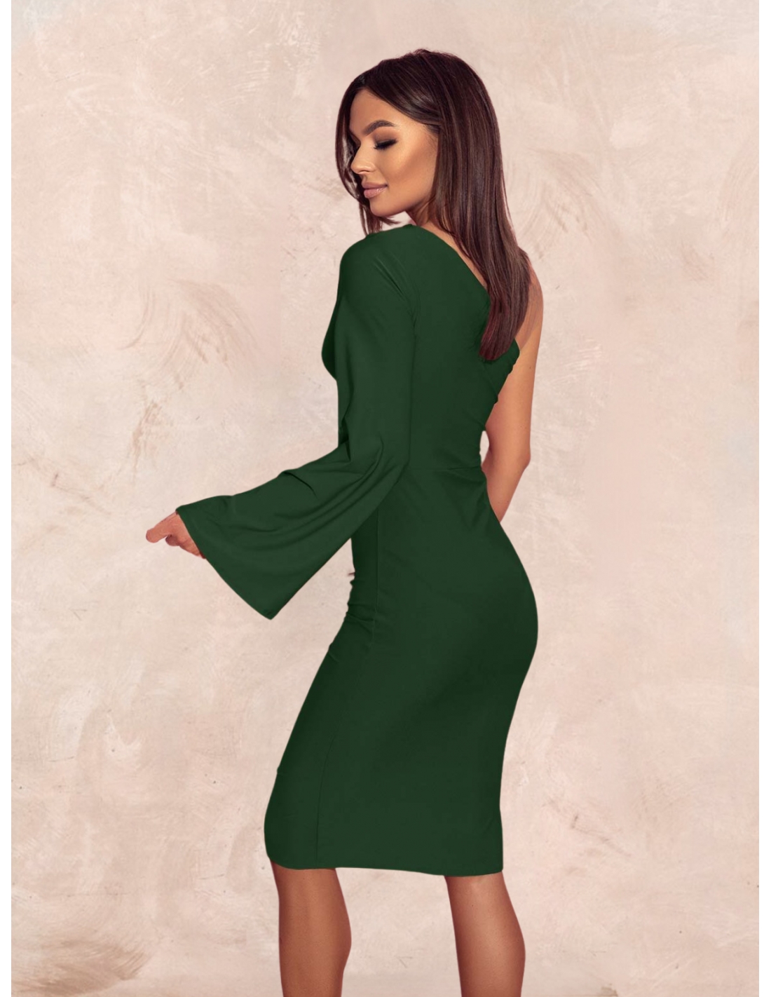 Dopasowana sukienka na jedno ramię EZALI - butelkowa zieleń