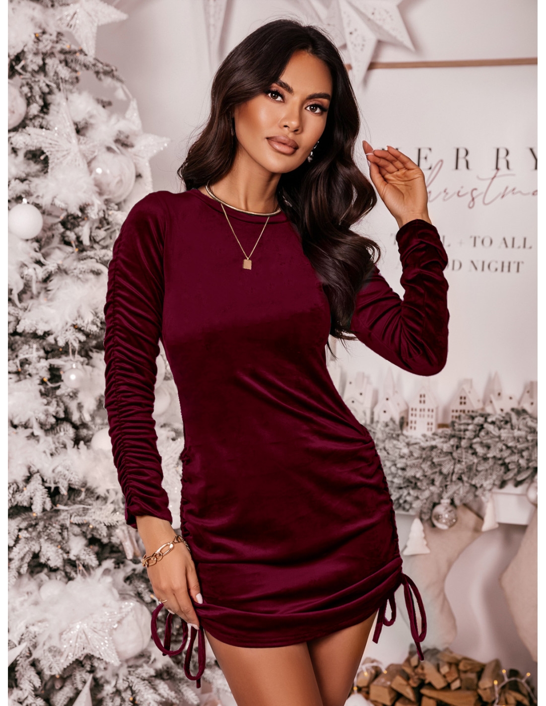 Welurowa sukienka z marszczeniem - BIANNA - bordo