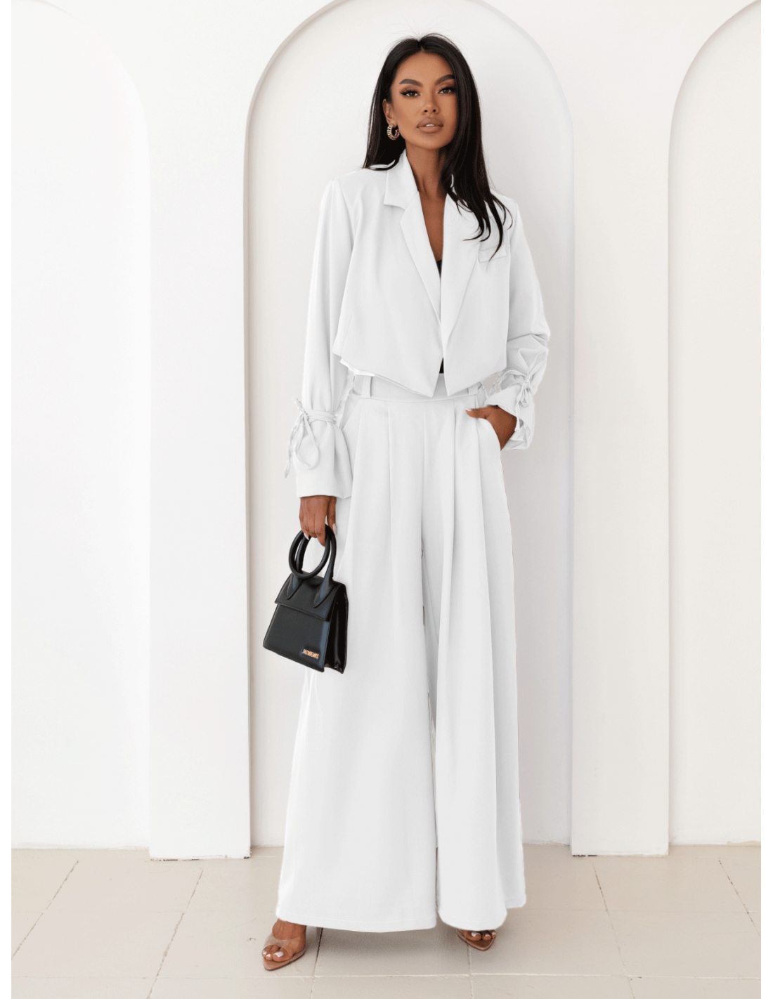 Stylowy garnitur z szerokimi spodniami AIDAN - biały