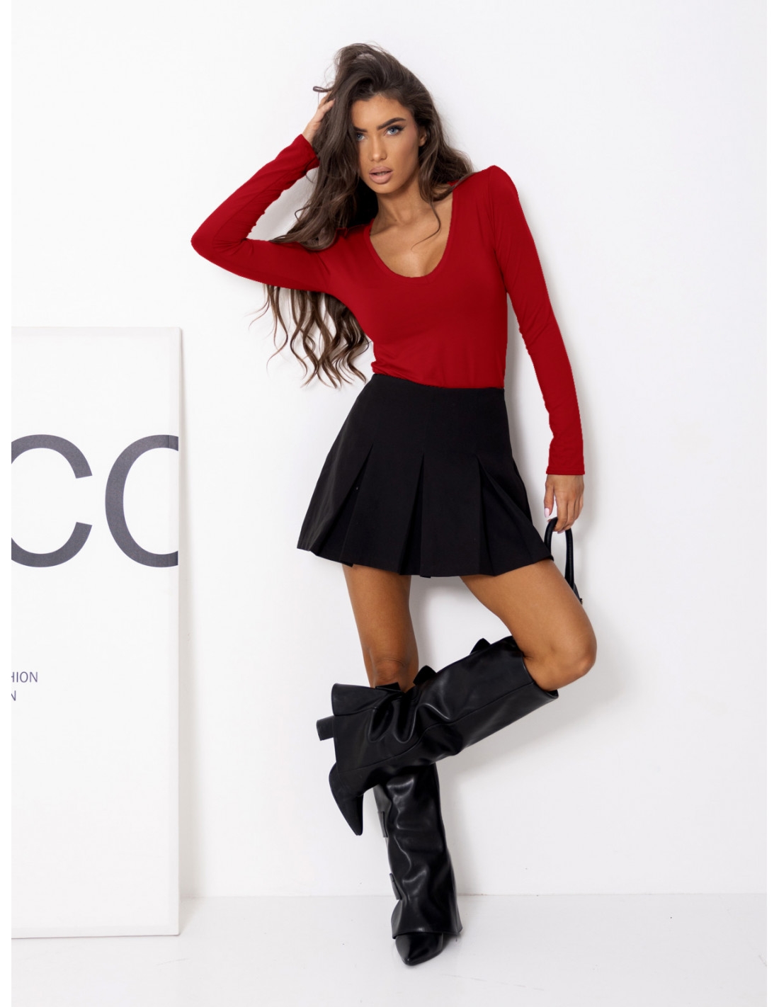 Bluzka z wiskozy z dekoltem V LUXORIA - czerwona