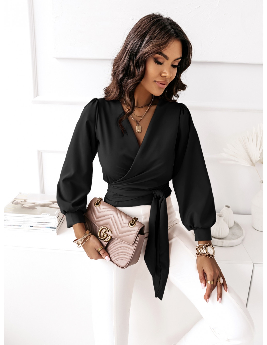 Przekładana bluzka z wiązaniem w talii ROCCA - czarna