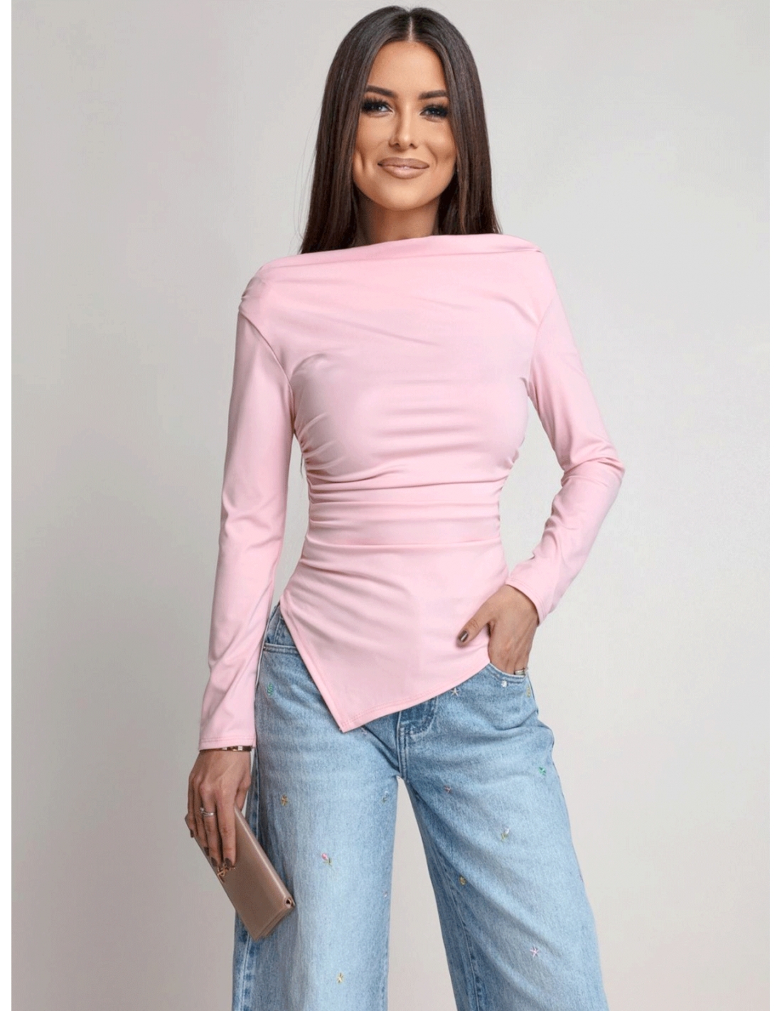 Dopasowana bluzka z asymetrycznym dołem ILIANA - pudrowy róż