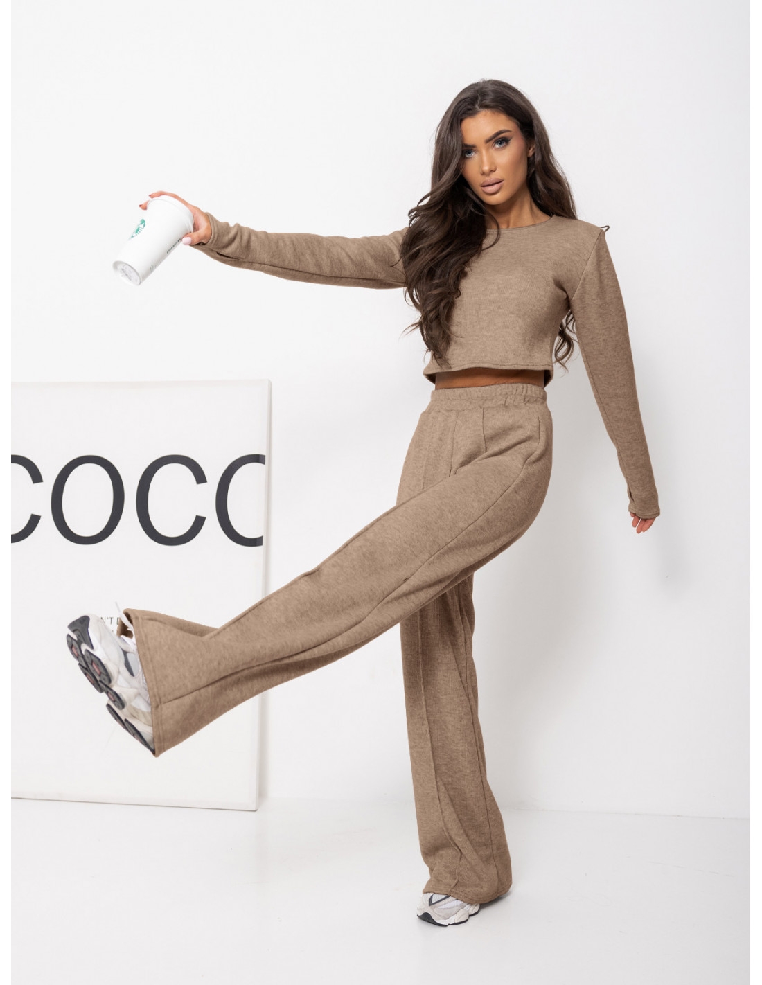 Komplet dzianinowy z szerokimi spodniami DANEB - cappuccino