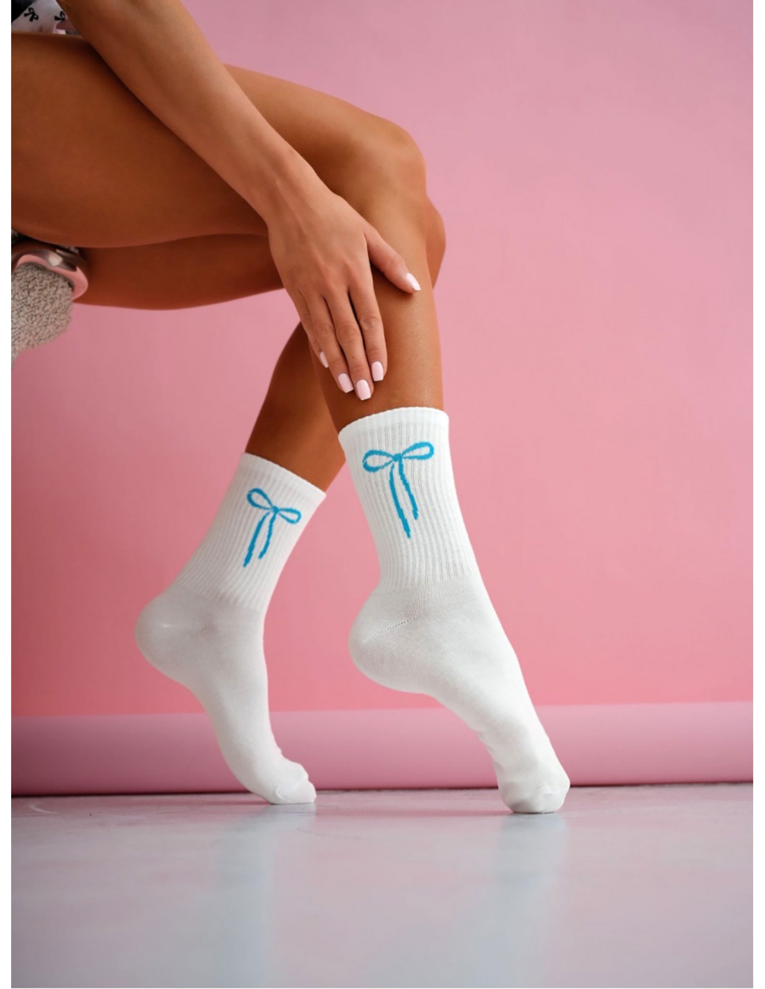 Skarpetki damskie KOKARDKA białe - wzór 2