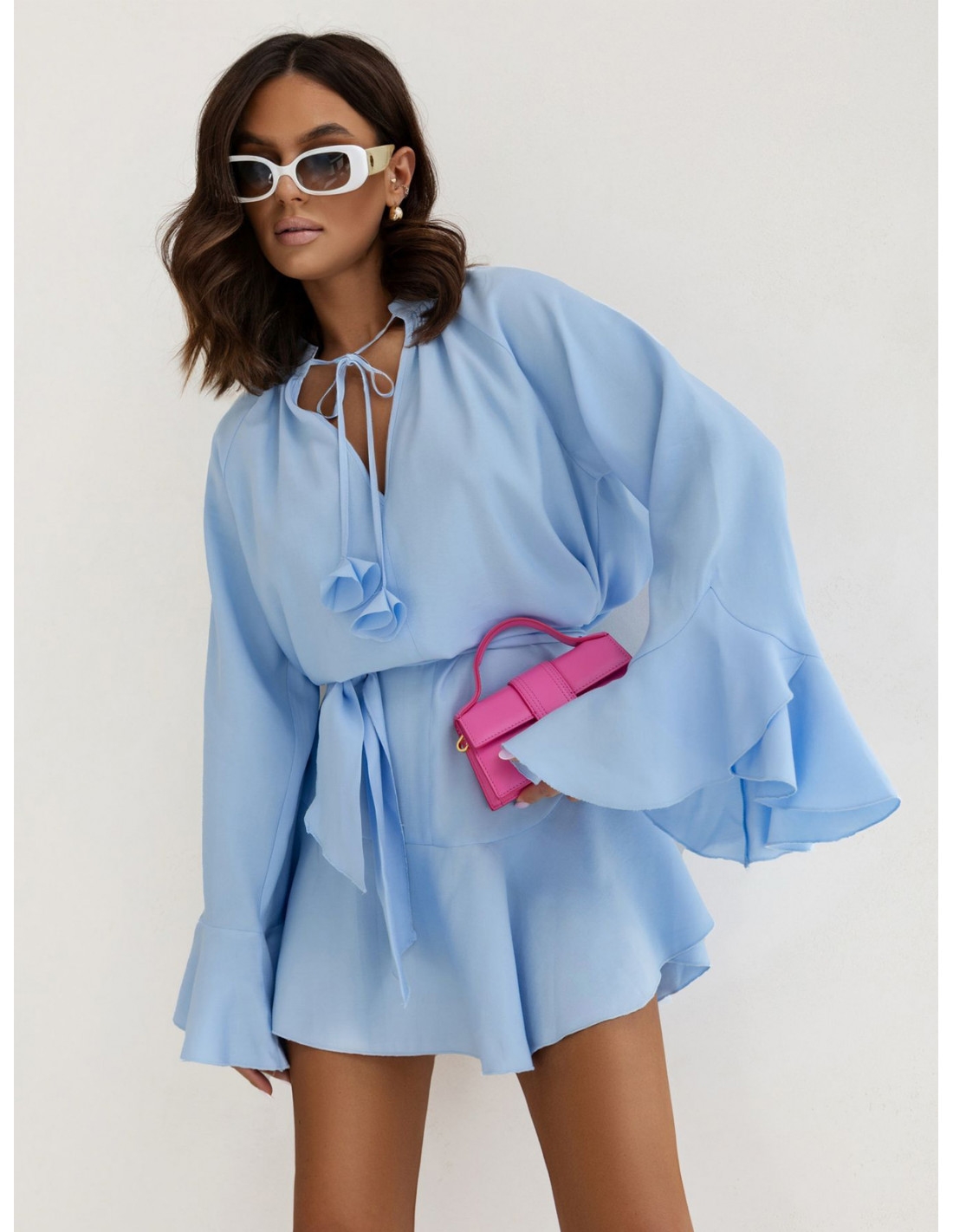 Trapezowa sukienka z falbanami NELLIE - błękitna