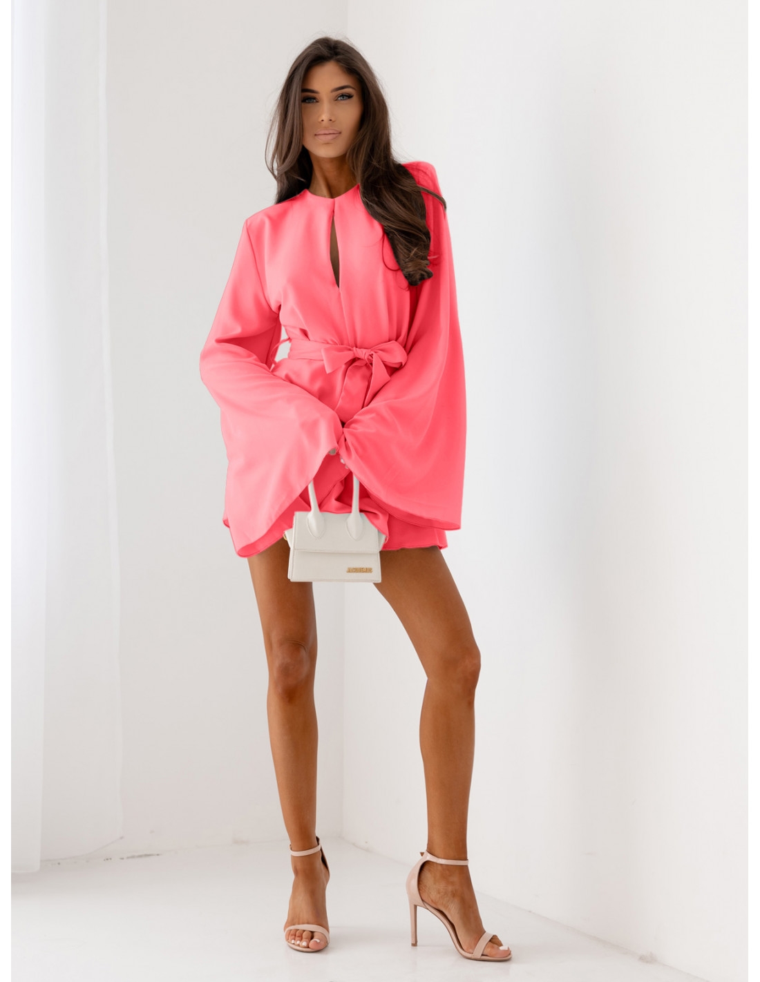 Krótki kombinezon z odkrytymi plecami CELERIA - neon róż