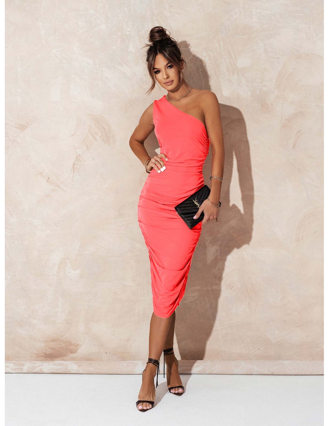 Dopasowana sukienka na jedno ramię DAYA - orange