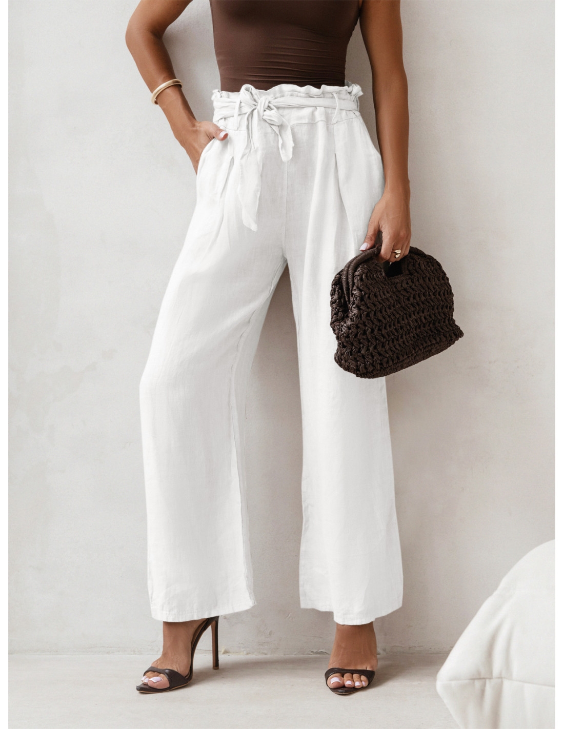 Stylowe lniane spodnie z paskiem ASKAR - białe