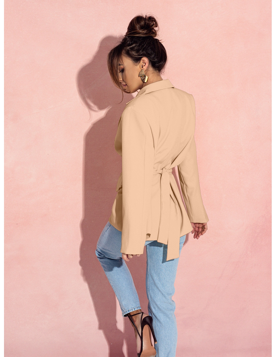 Elegancka wiązana marynarka KAMALA - beżowa