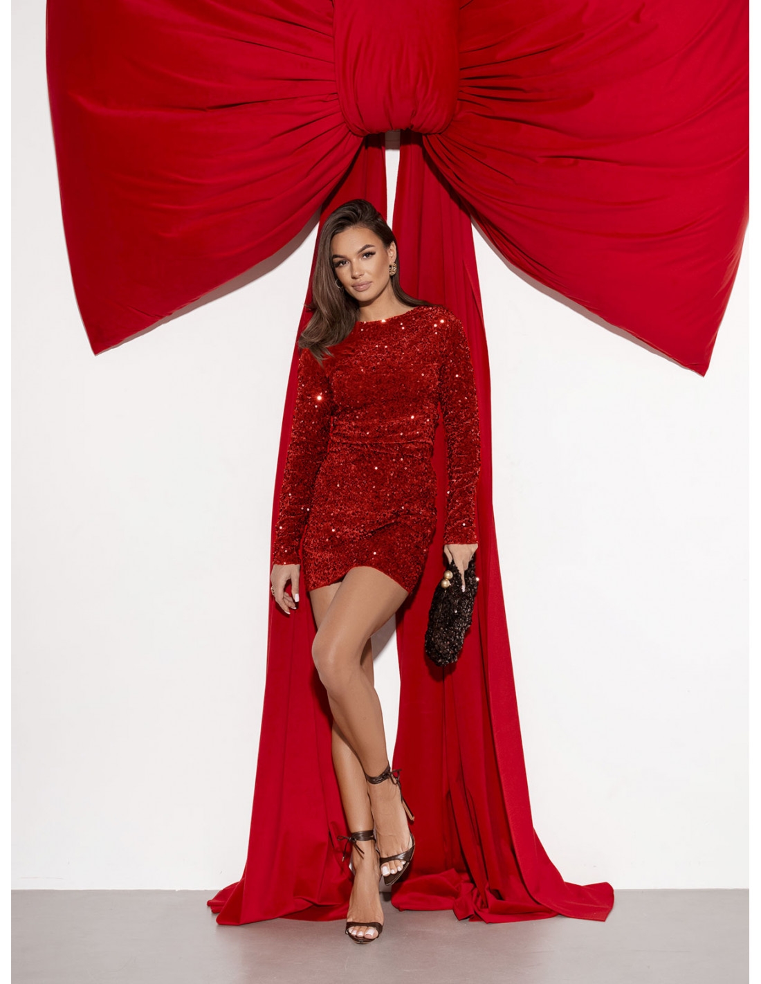 Cekinowy komplet bluzka i spódniczka mini HATUM - czerwony