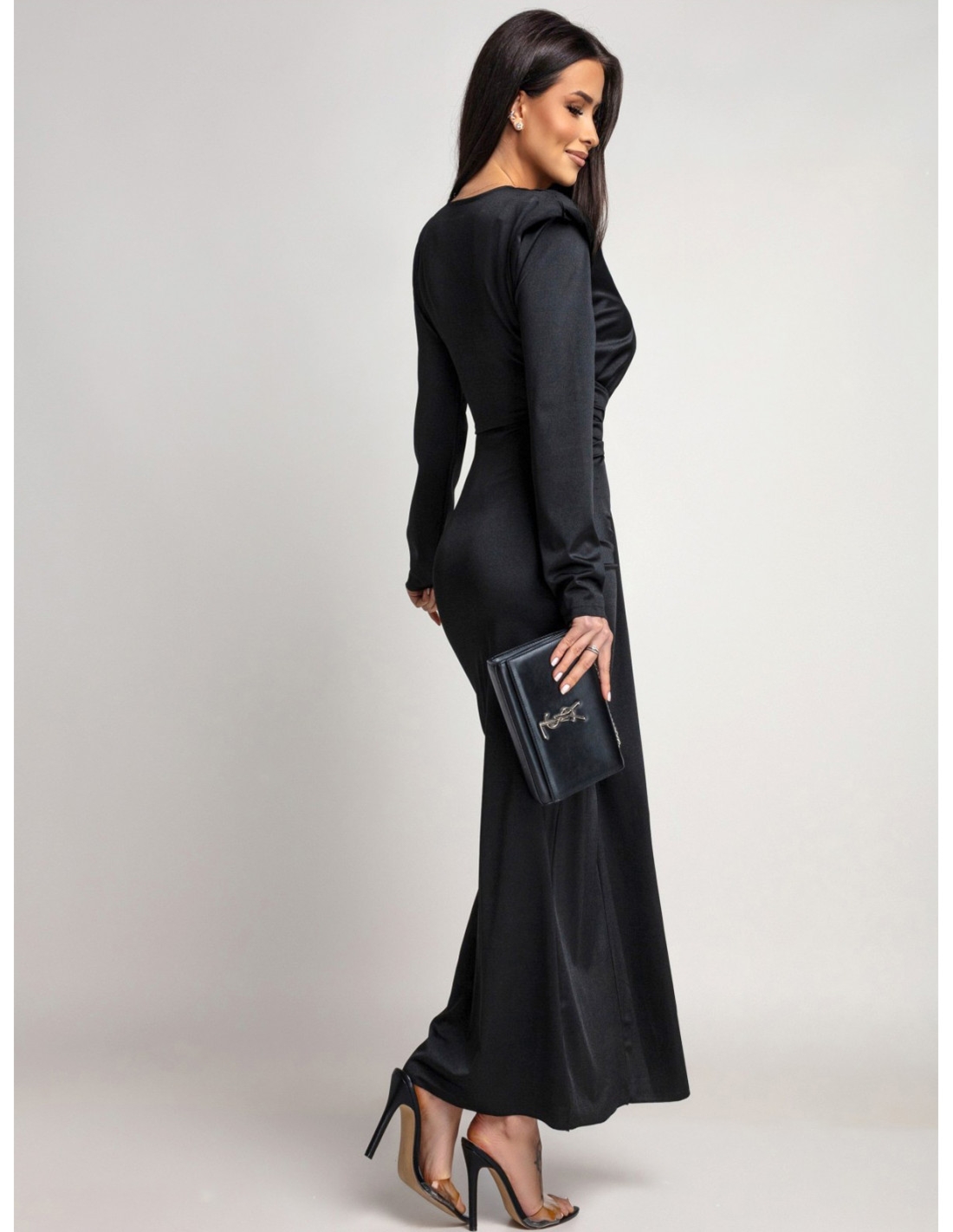 Elegancka sukienka maxi z ozdobną klamrą SYNTHIA - czarna