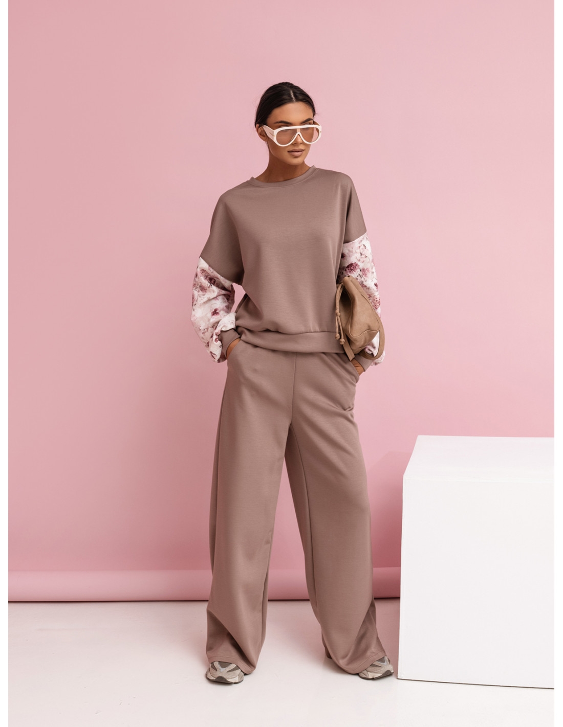Wiskozowy dres z szerokimi spodniami WISSA - cappuccino