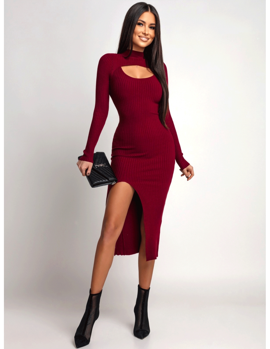 Prążkowana sukienka z wycięciem na dekolcie ARIE - bordowa