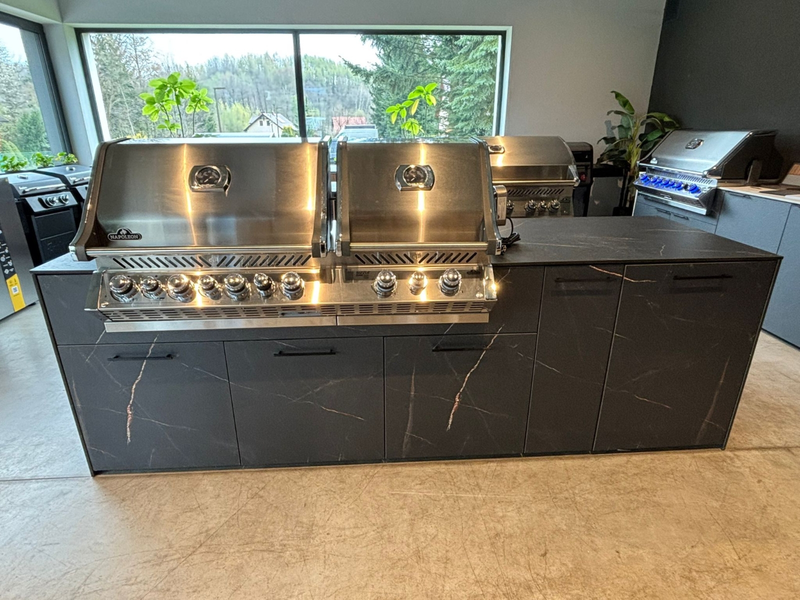 OUTLET – Grill osadzony na kuchni ogrodowej Napoleon Prestige BIPRO 825 (BIPRO825RBIPSS-3-CE) – EKSPOZYCJA — OFICJALNY SKLEP Napoleon