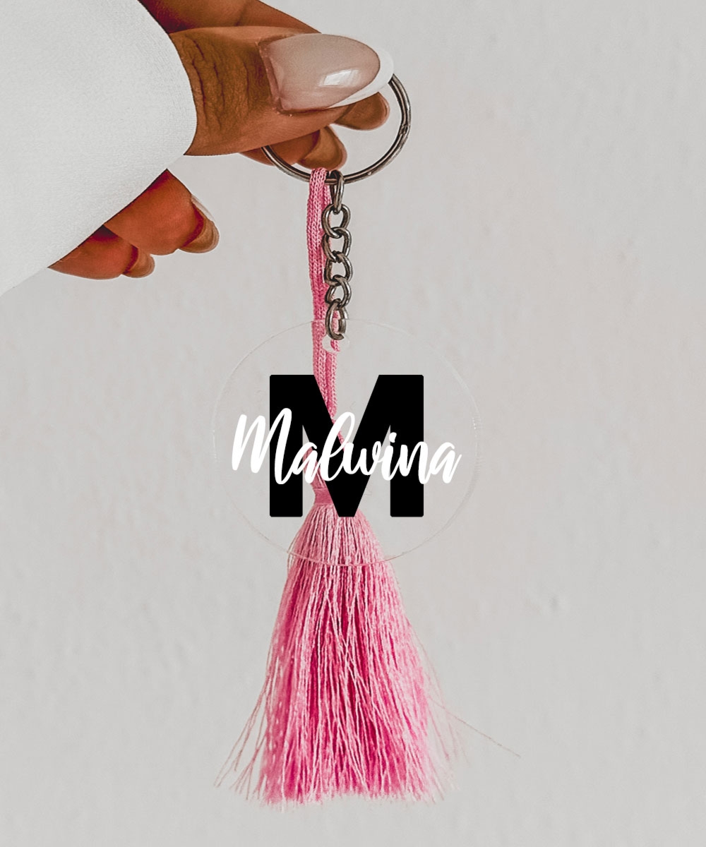 Personalizowany brelok w nowoczesnym stylu dla kobiety na prezent - Litera