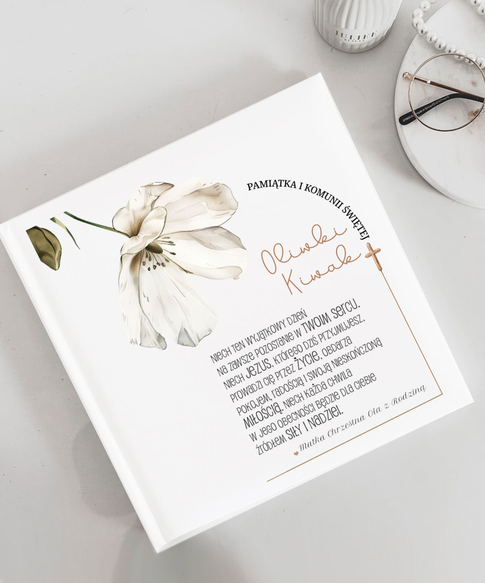 Biały Album skórzany na prezent z okazji Komunii Świętej - Biały Kwiat