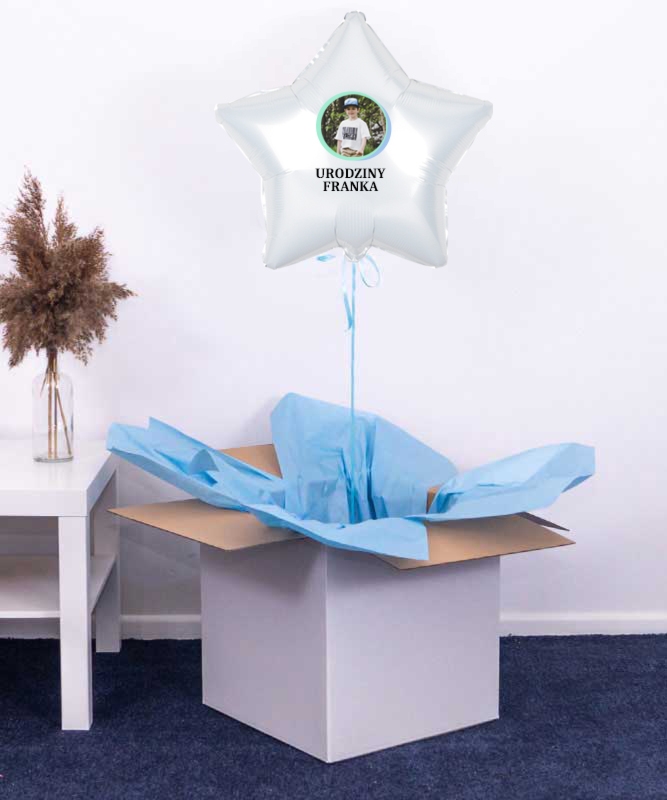 Prezent na urodziny chłopca ze zdjęciem - balon z helem w pudełku