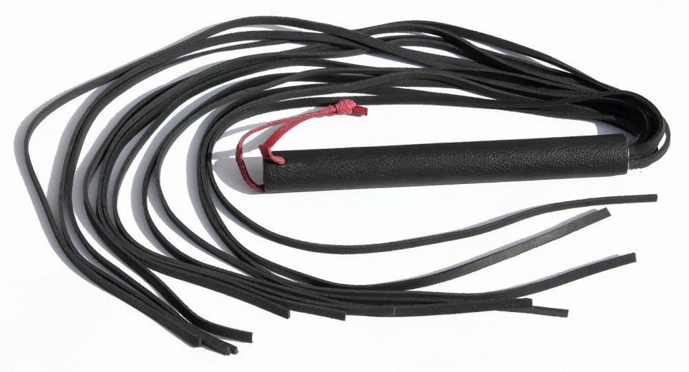 Pejcz Duży, Czarny Whips