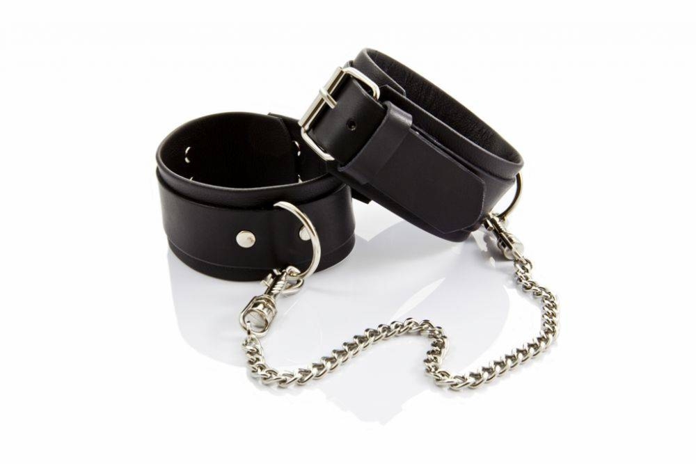 Kajdanki Męskie Na Nogi Whips