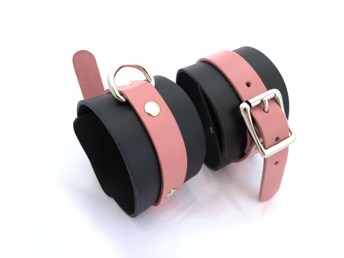 Klasyczne kajdanki skórzane BDSM Lovely Thinkings Standard Cuffs Leather Interior