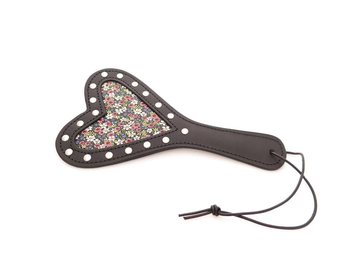 Skórzana packa serce Lovely Thinkings Flower Heart Shaped Leather Paddle