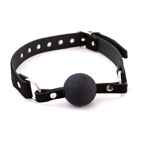 Skórzany knebel z gumową kulką Rouge Ball Gag Black
