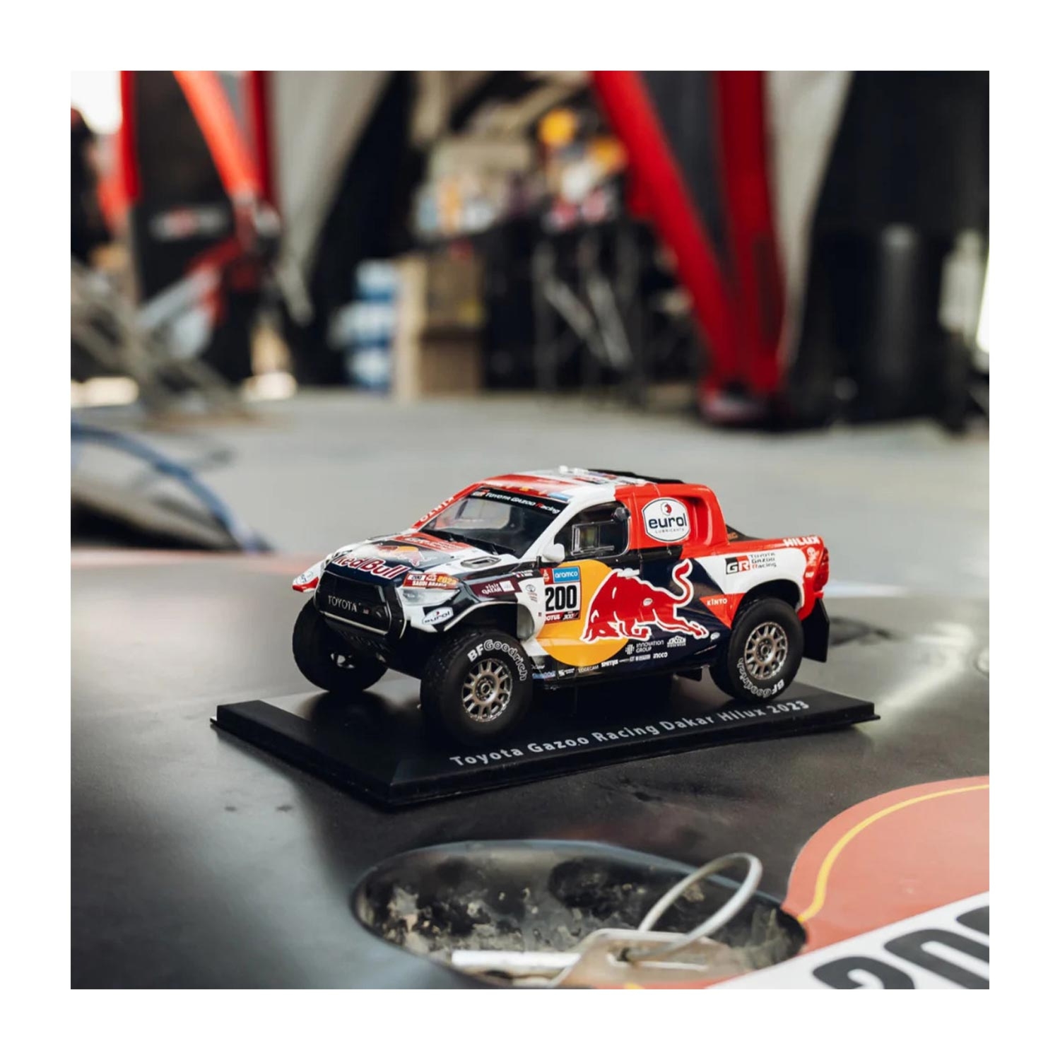 Model samochodu 1:24 DAKAR Winner Hilux T1+ Toyota Gazoo Racing
