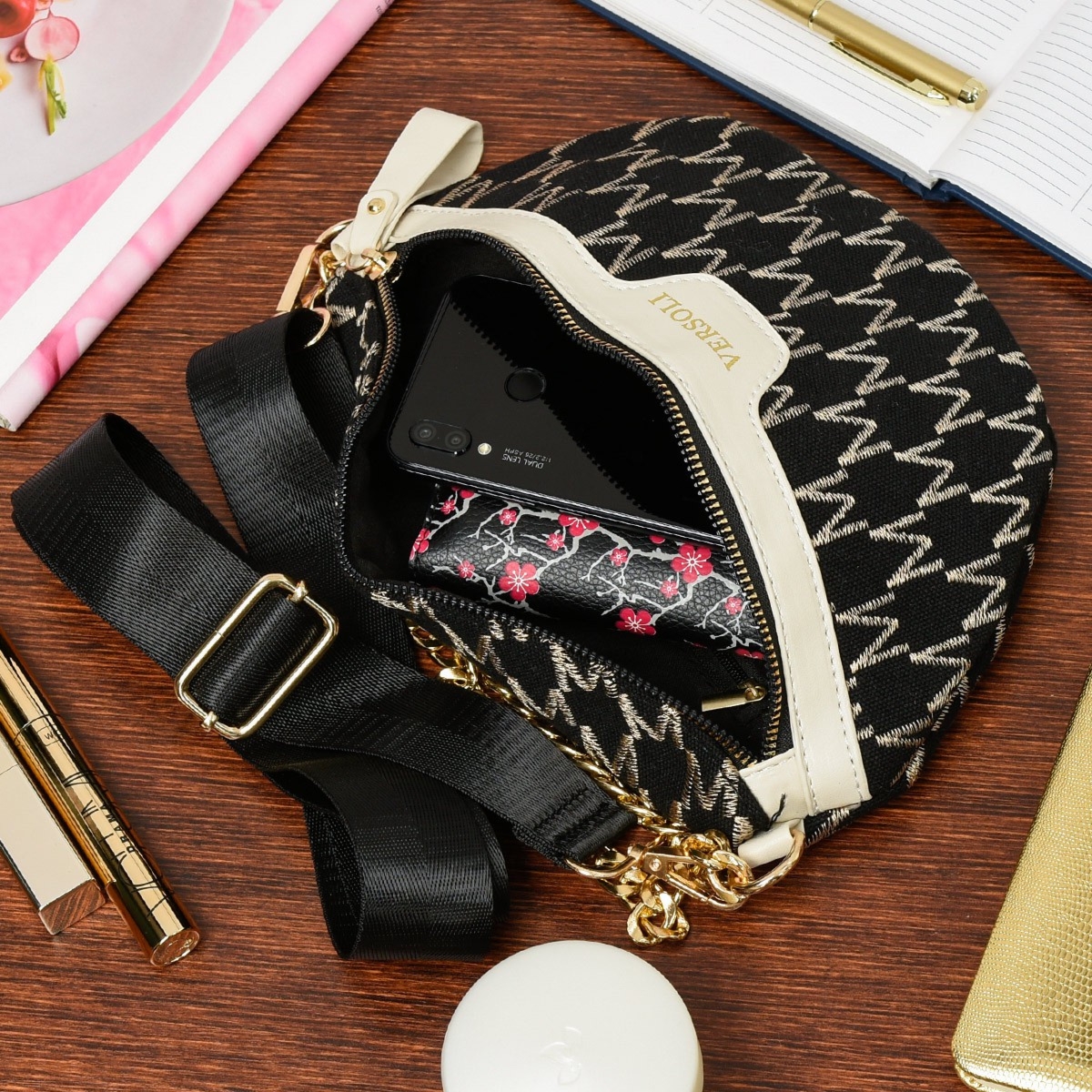 Ecru Saszetka damska przez ramię na pasku modna pepitka I32