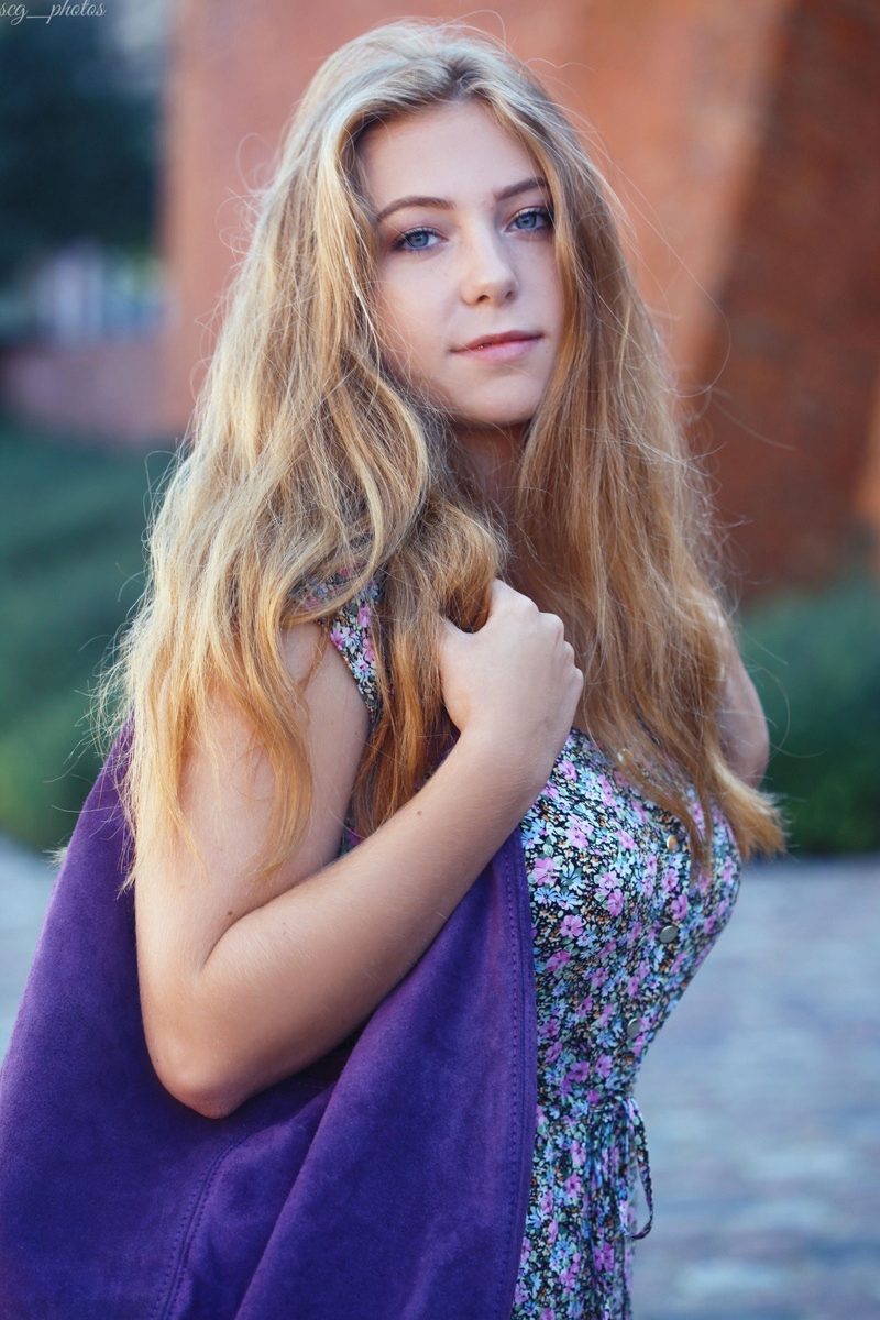 zamszowa torebka skórzana na ramię z saszetką fuksja N88