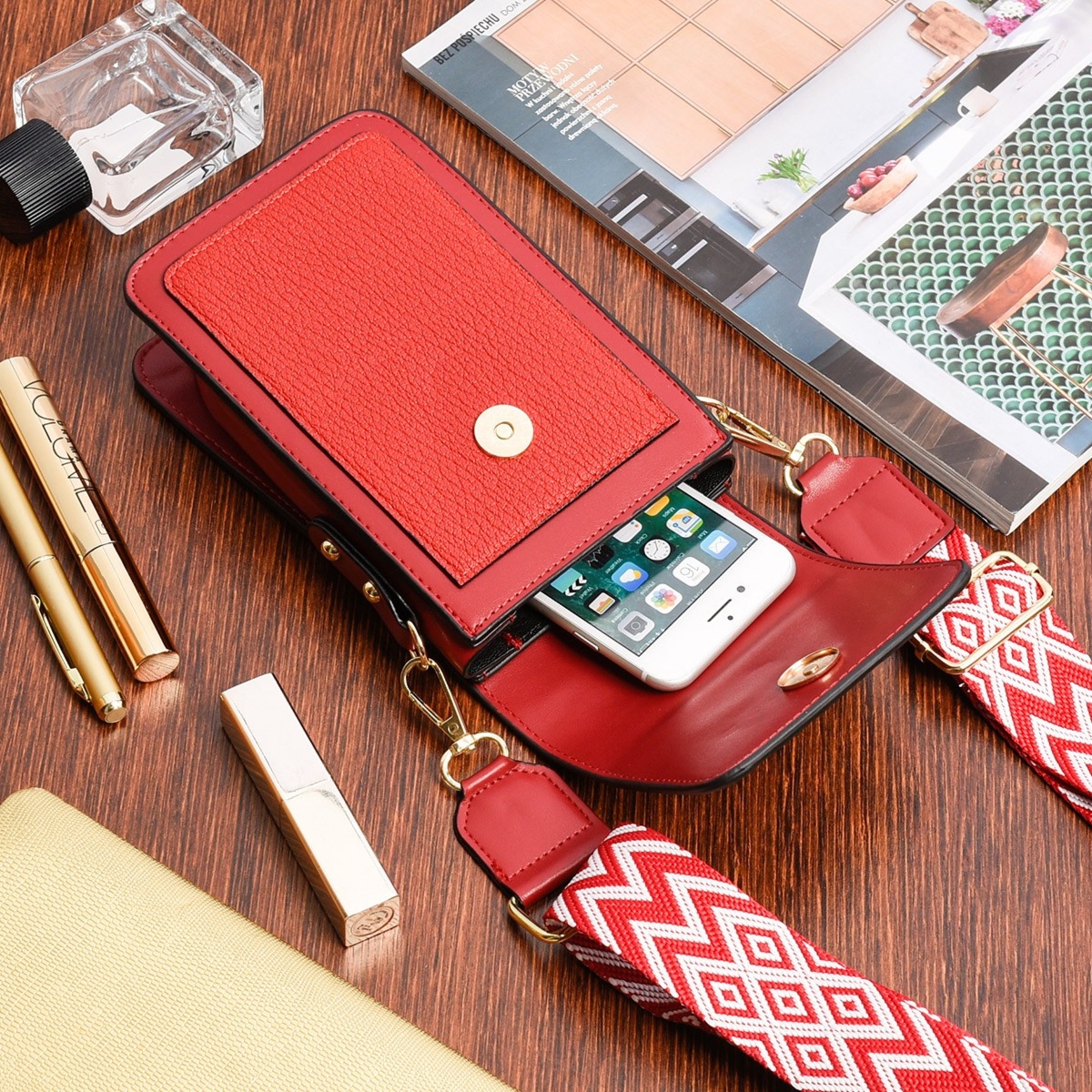 Torebka damska na telefon mini listonoszka raportówka na ramię purpurowa ekoskóra POR-T-20