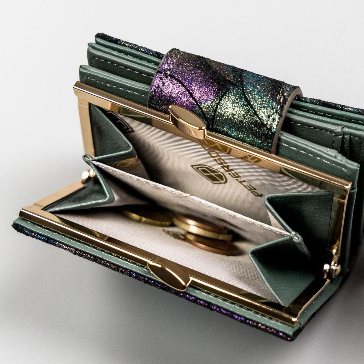 Skórzany damski portfel Peterson PTN 42329-MD