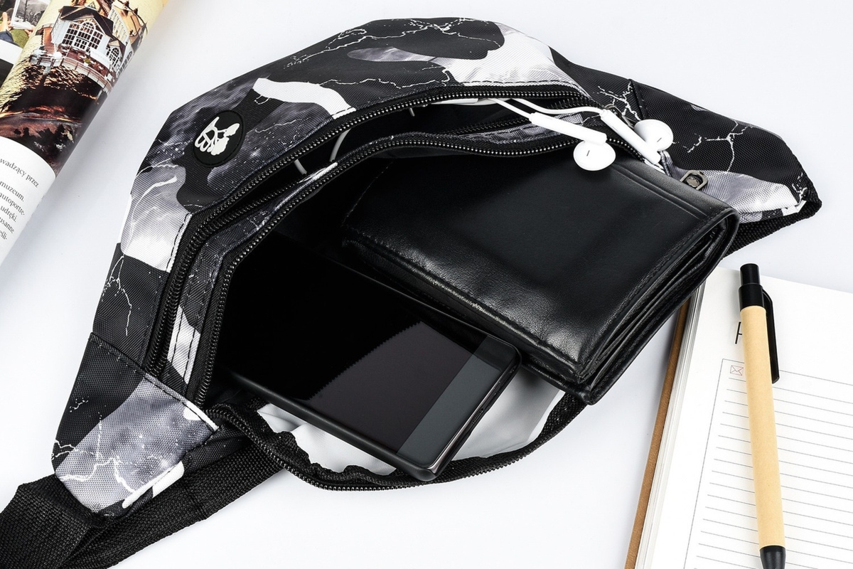 Saszetka nerka pojemna solidna pasek czarna BELTIMORE B92