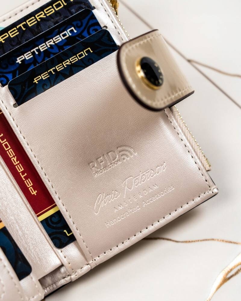 Zgrabny portfel damski ze skóry eko Peterson RFID