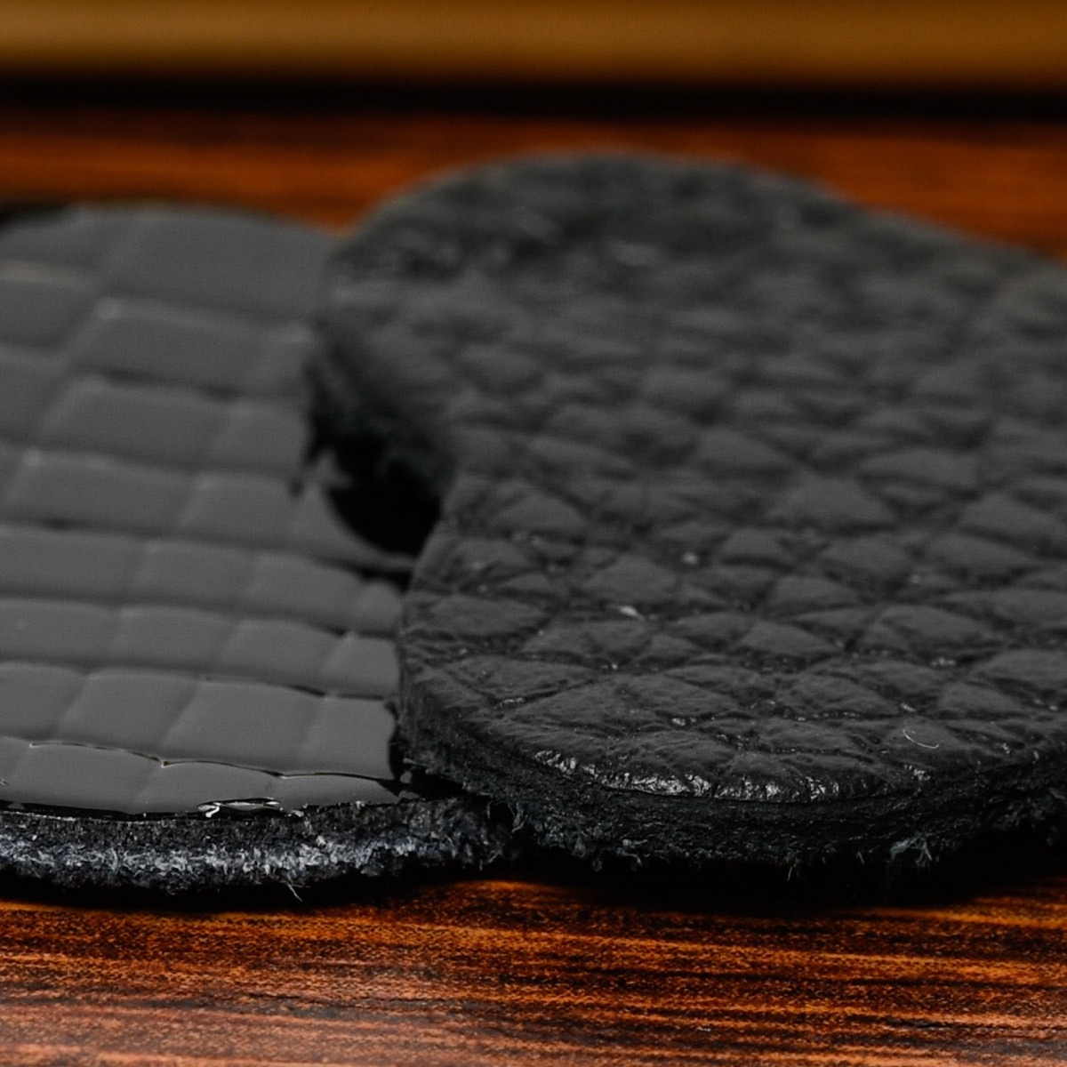 Czarny mały portfel damski skórzany lakierowany Beltimore A05