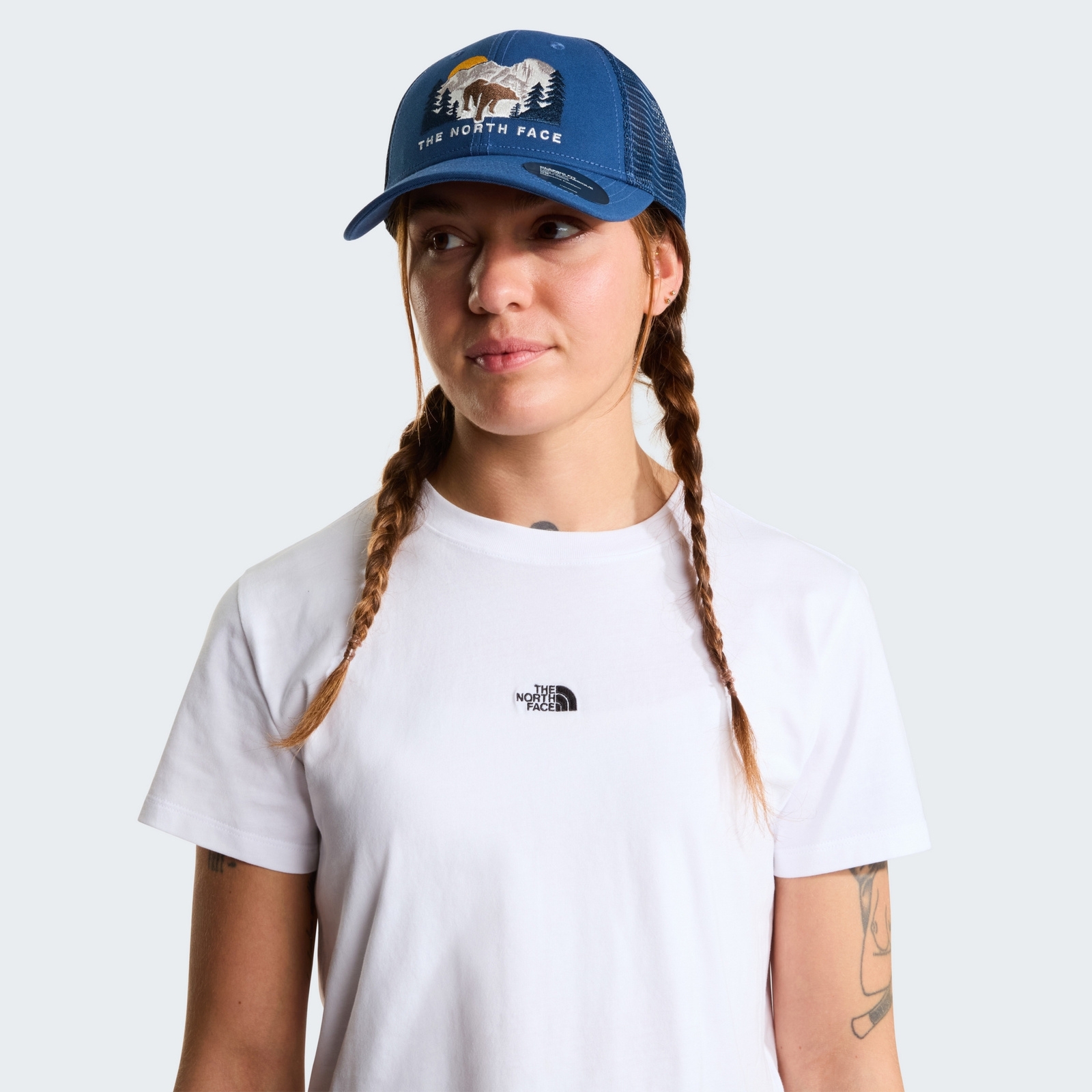 Czapka z daszkiem unisex The North Face EMBROIDERED MUDDER TRUCKER niebieska NF0A7WH3OF5