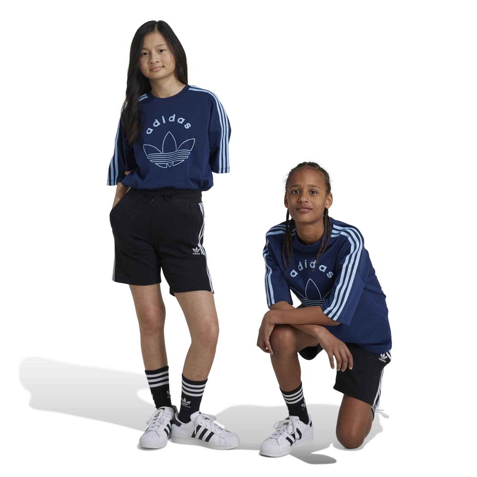 Spodenki dzieci�ce adidas ADICOLOR KIDS czarne IY7481