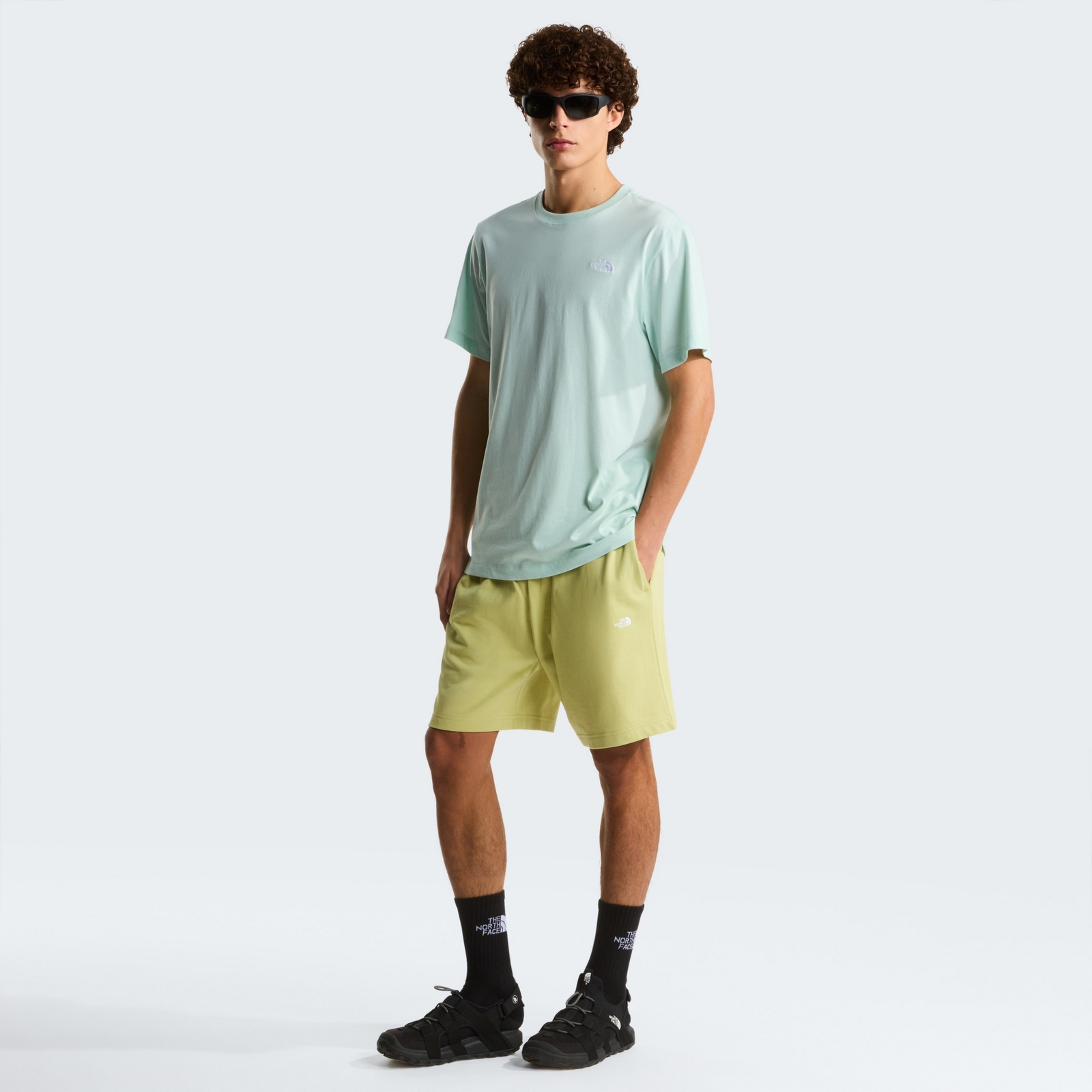 Spodenki dresowe m�skie The North Face ESSENTIAL LIGHT RELAXED ��te NF0A8GQ9G73